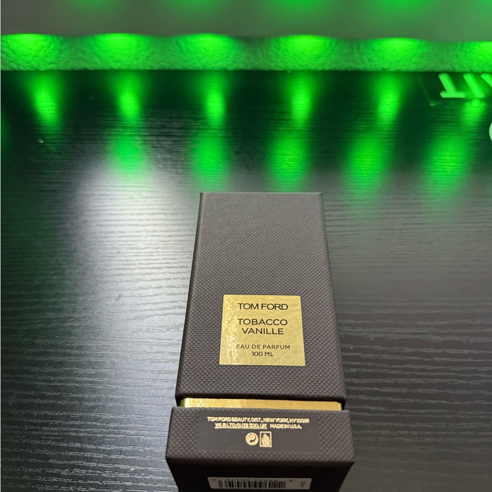 Tom Ford Tobacco Vanille Eau de Parfum - Black and Gold